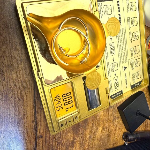 Vintage Gold Tone Open Hoop Earrings Modern Minimalist Style - Picture 5 of 5